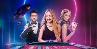 Giao diện Sảnh game rr886 với slot và arcade đa dạng chủ đề
